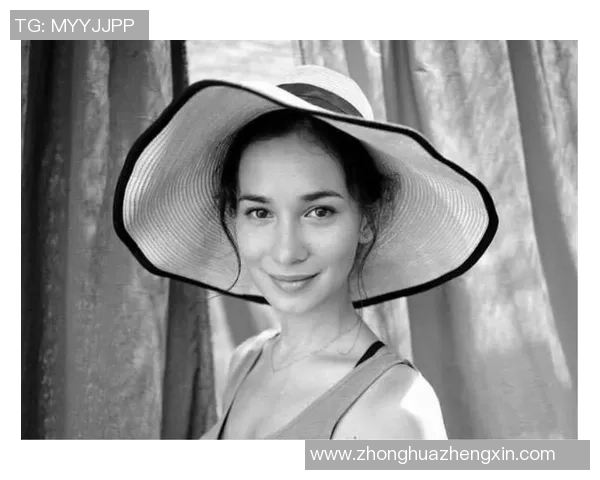 足球明星郑州女友甜美照片曝光引发热议网友纷纷点赞评论不断